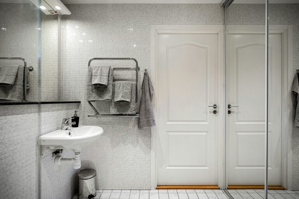 baño adaptado para personas mayores 